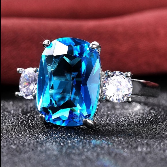 New Women’s 925 Silver Beautiful Crystal Ring - Picture 3 of 6